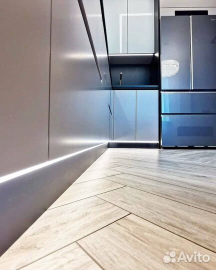 Угловая кухня на заказ под ключ. Фабрика Соколовый