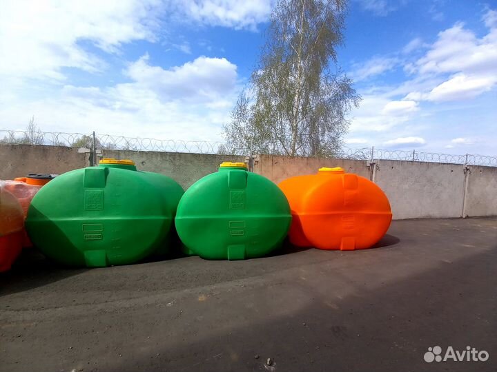 Емкость объемом 10000 литров для жидкостей