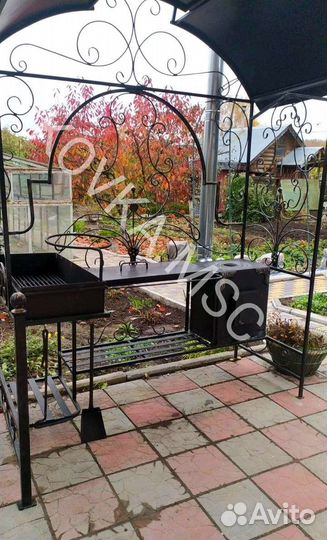 Мангал с крышей