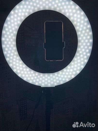 Кольцевая лампа 45 см со штативом