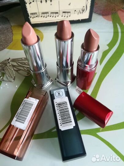 Помада Maybelline пакетом