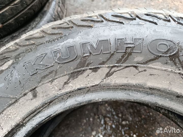 Kumho Road Venture SAT KL61 265/65 R17