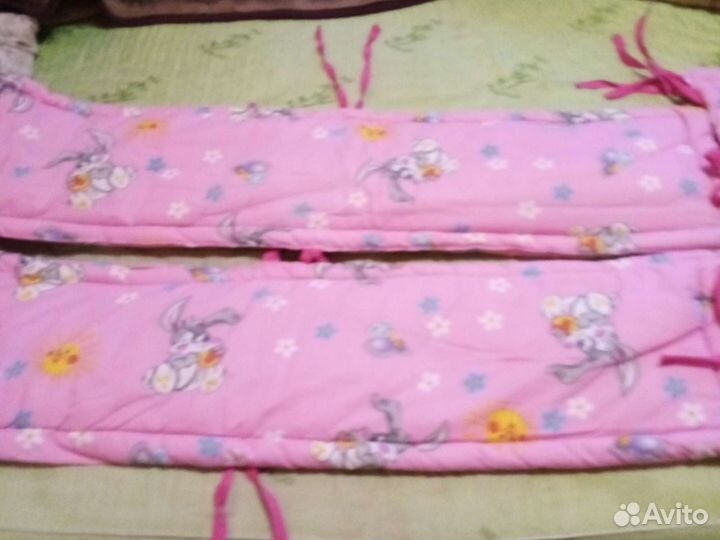 Бортик на детскую кроватку