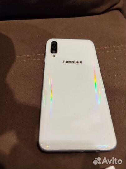 Samsung Galaxy A50, 4/64 ГБ