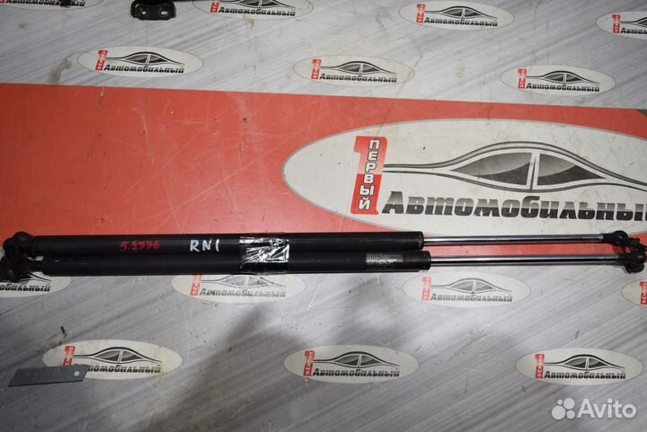 Амортизатор задней двери c Honda Stream RN1 D17A