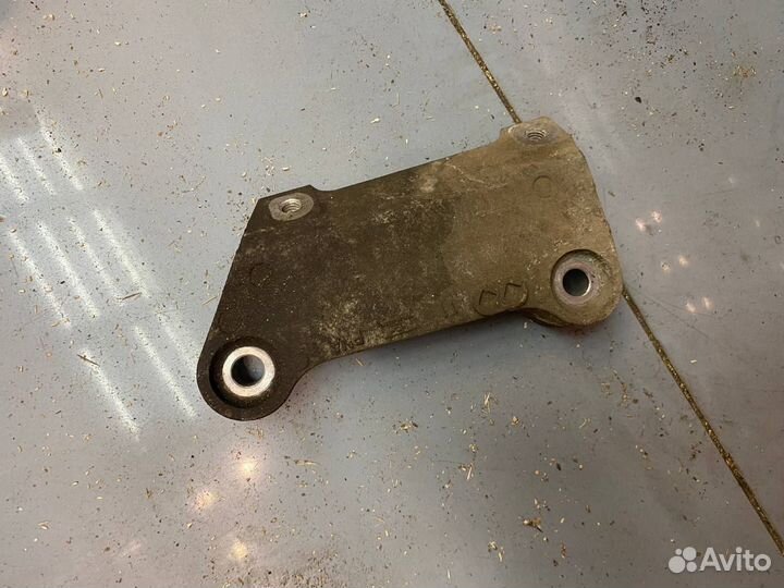 Кронштейны на Honda Accord 8