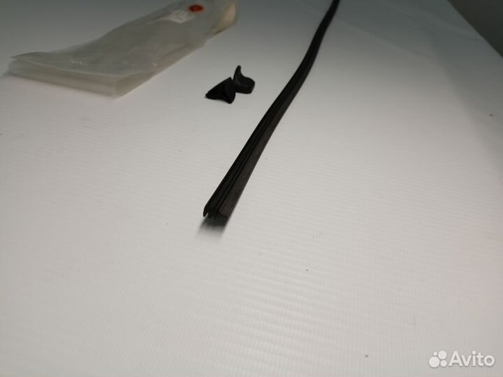 Резинка щётки стеклоочистителя VAG 1K0955429D