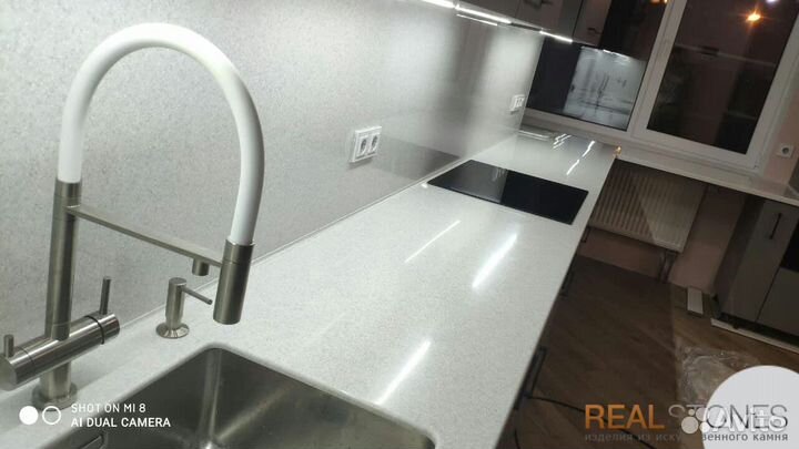 Столешницы, подоконники из иск. акрилового камня