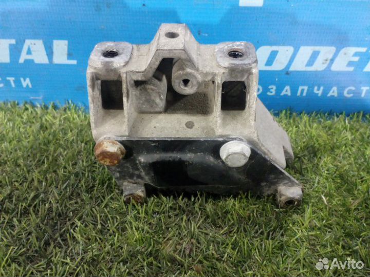 Кронштейн двигателя Skoda Octavia A5 BSE 2004-2013