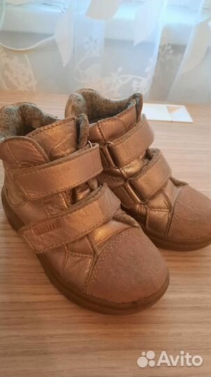 Ботинки на девочку 25 размер
