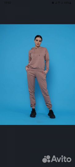 Спортивный костюм женский