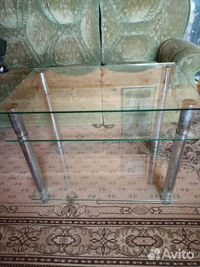 Стеклянная тумба под тв