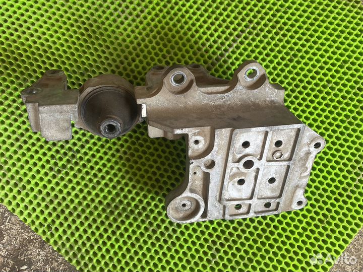 Кронштейн опоры двигателя nissan qashqai j10