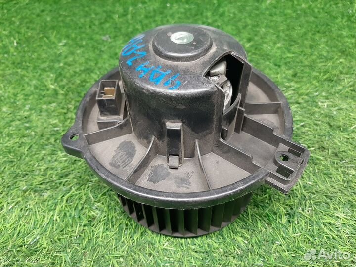 В наличии: моторчик отопителя на Changan CS35