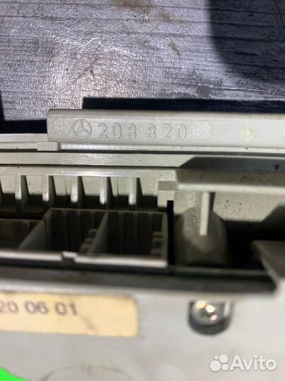 Плафон освещения салона mercedes-benz W210