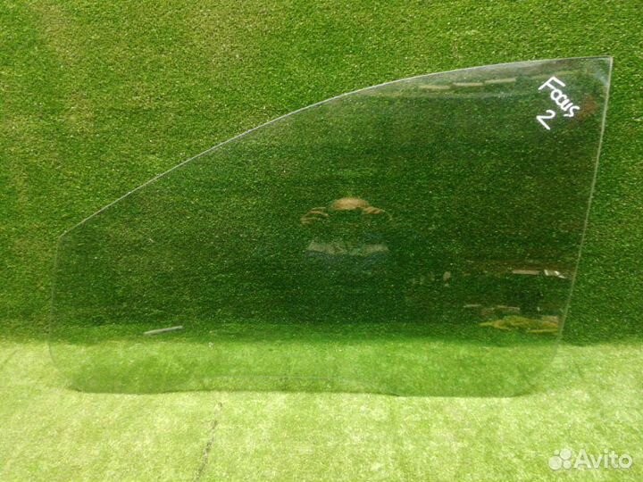 Стекло двери переднее левое Ford Focus 2 седан 1.8