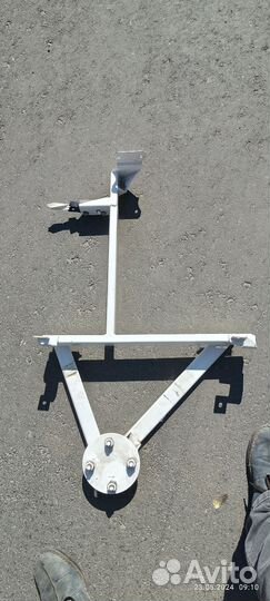 Крепление для запасного колеса largus