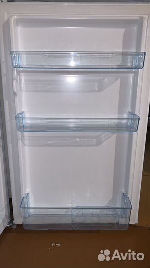 Холодильник Hi HTD012501W