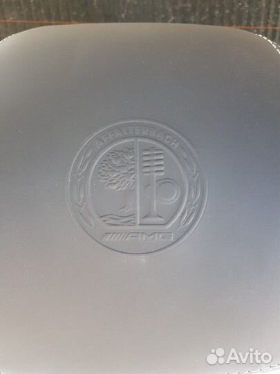 Подголовник GLE w166 AMG c гербом