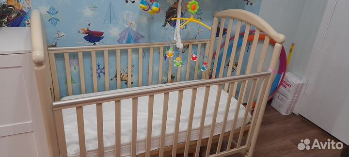 Детская кроватка