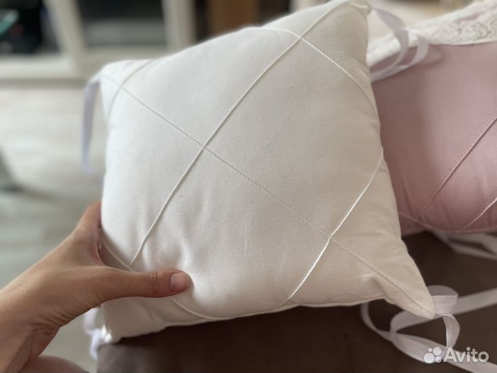 Бортики в детскую кроватку для девочки