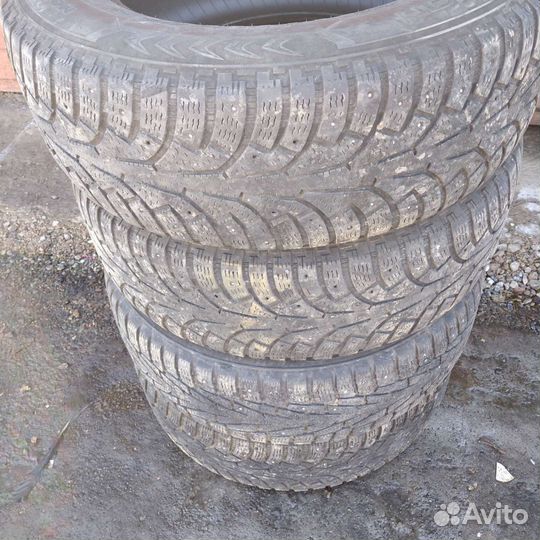 Nokian Tyres  Hakka Truck 844 235/65 R17
