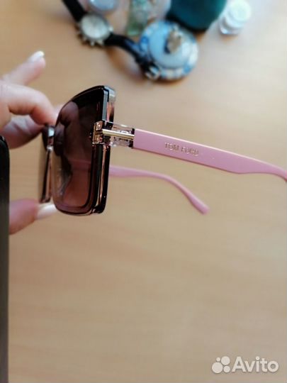 Солнцезащитные очки Tom Ford