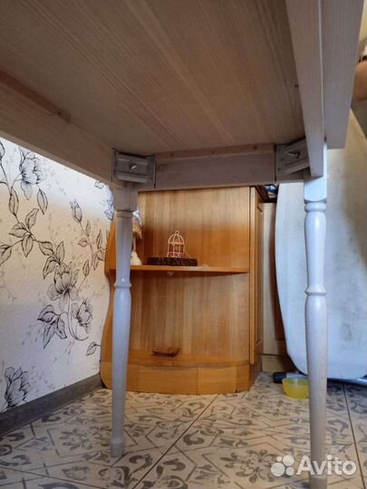 Кухонный стол