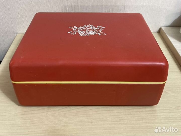 Шкатулка крупная для рукоделия и мелочей. Винтаж