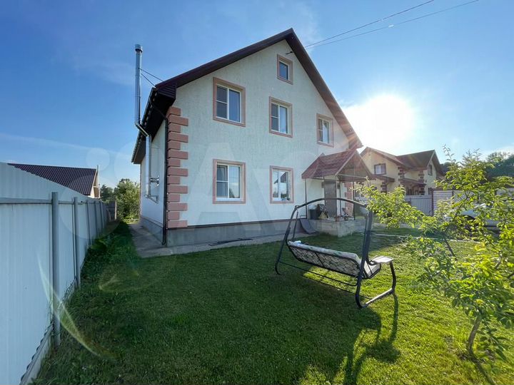 Дом 205,3 м² на участке 9,9 сот.