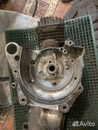 Правая половинка двигателя Honda dio af34-35