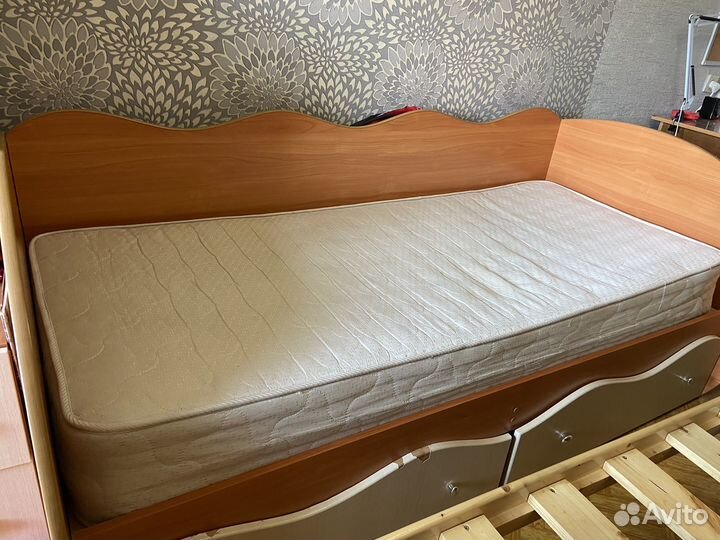 Детская кровать от 3 лет с матрасом бу