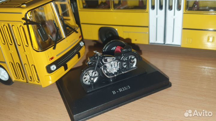 Модель мотоцикла 1/43