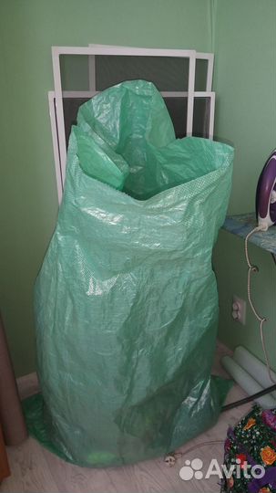 Продам одежду,куртки,шапки,сумки мешками