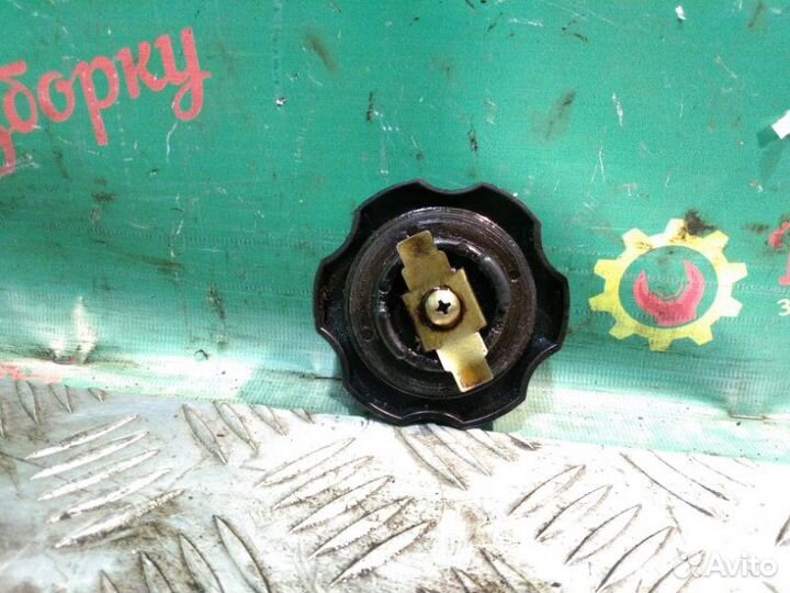 Крышка двигателя Mitsubishi Lancer 9