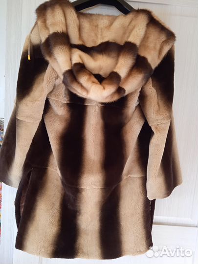 Шуба из бобрика,капюшон норка 48-50 Италия