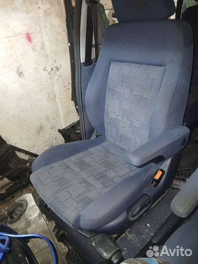 Сиденья Volkswagen Sharan 1