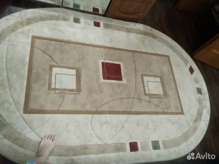 Ковры одинаковые(две штуки)