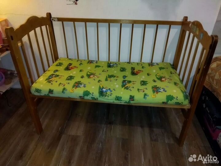 Кроватка со съемным бортиком