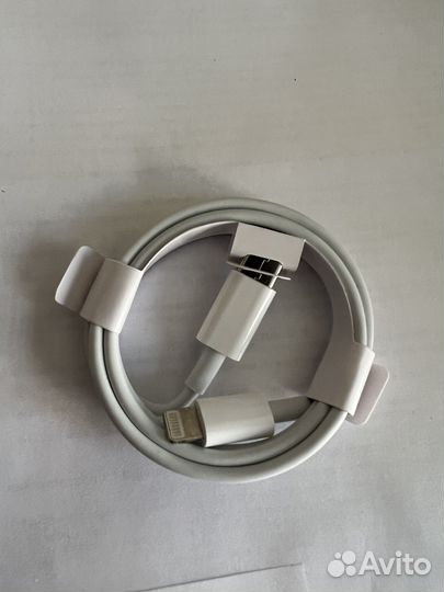 Зарядный шнур на iPhone type c lightning