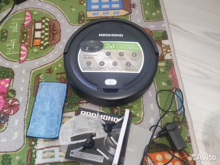 Робот пылесос redmond