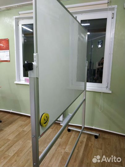 Магнитно маркерная доска на ножках