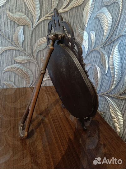 Зеркало на подставке/подножке