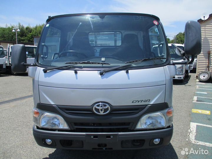 Toyota Dyna, 2015