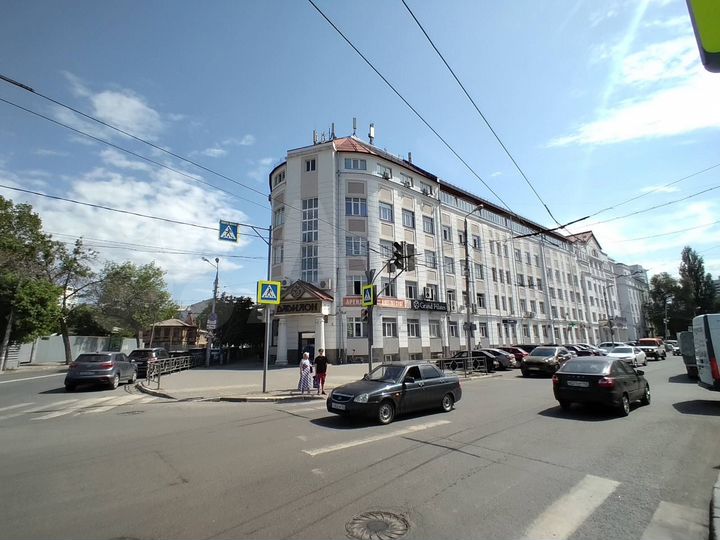 3-к. квартира, 70 м², 2/4 эт.