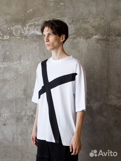 Мужская футболка - Белый крест-S