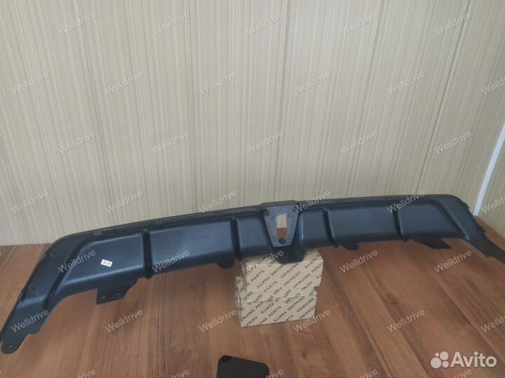 Диффузор BMW X5 G05 со стоп-сигналом глянец