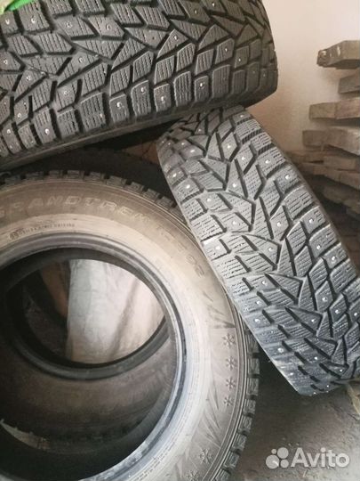 Dunlop Grandtrek Ice 02 205/70 R15