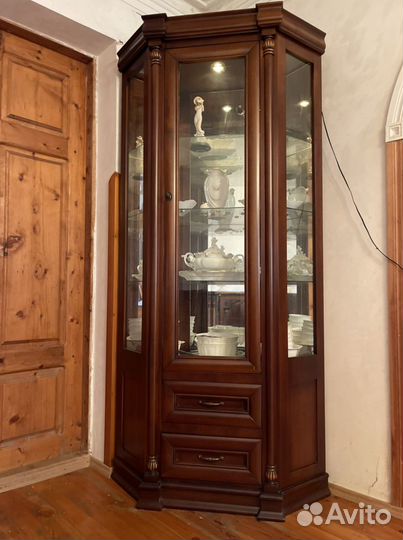 Сервант,горка