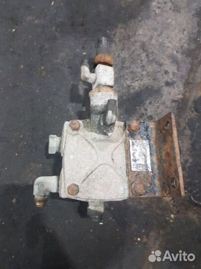 Клапан ускорительный Hyundai Gold Hd120 D6GA 2009